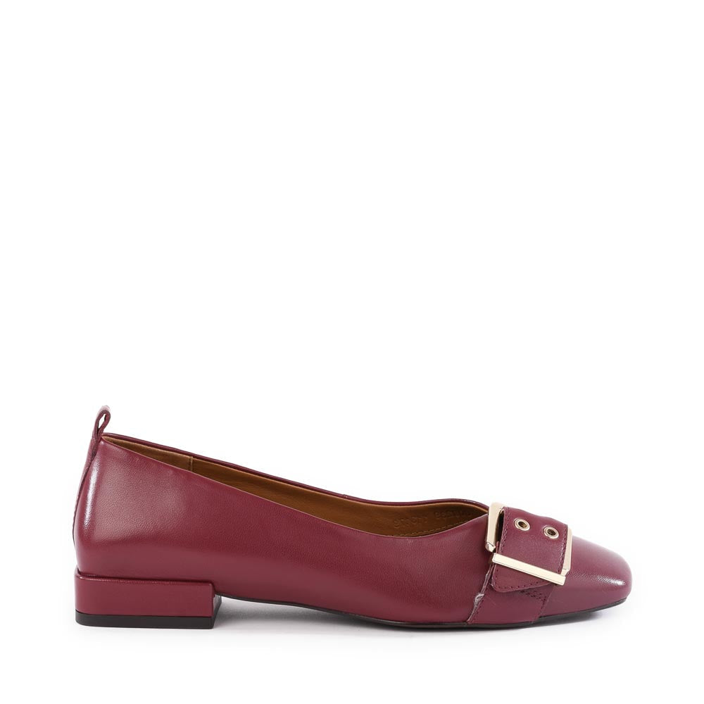 Cambridge Buckle Flat