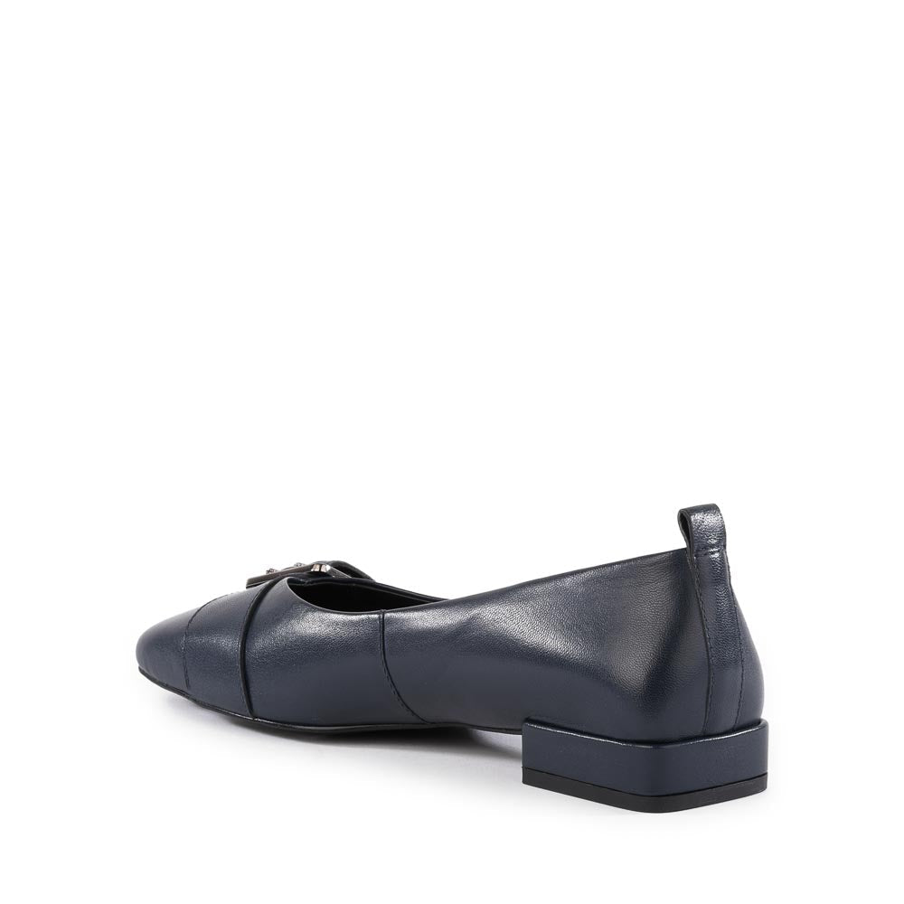 Cambridge Buckle Flat