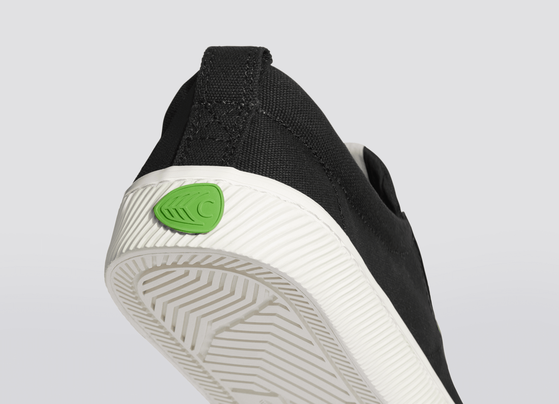 Women's Oca Low Canvas Sneakers
